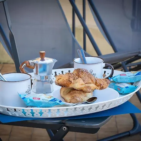 شقة Casa Charlotte Terrace - Air Conditioning - Wifi *